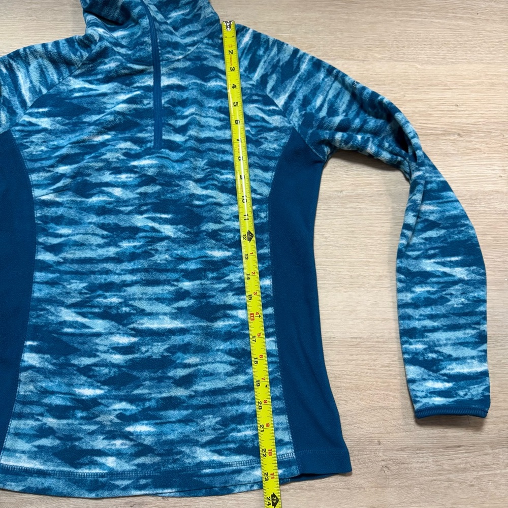 Columbia Women’s Lightweight 1/4 Zip Fleece Pullover in Blue Geometric Pattern - Picture 6 of 10